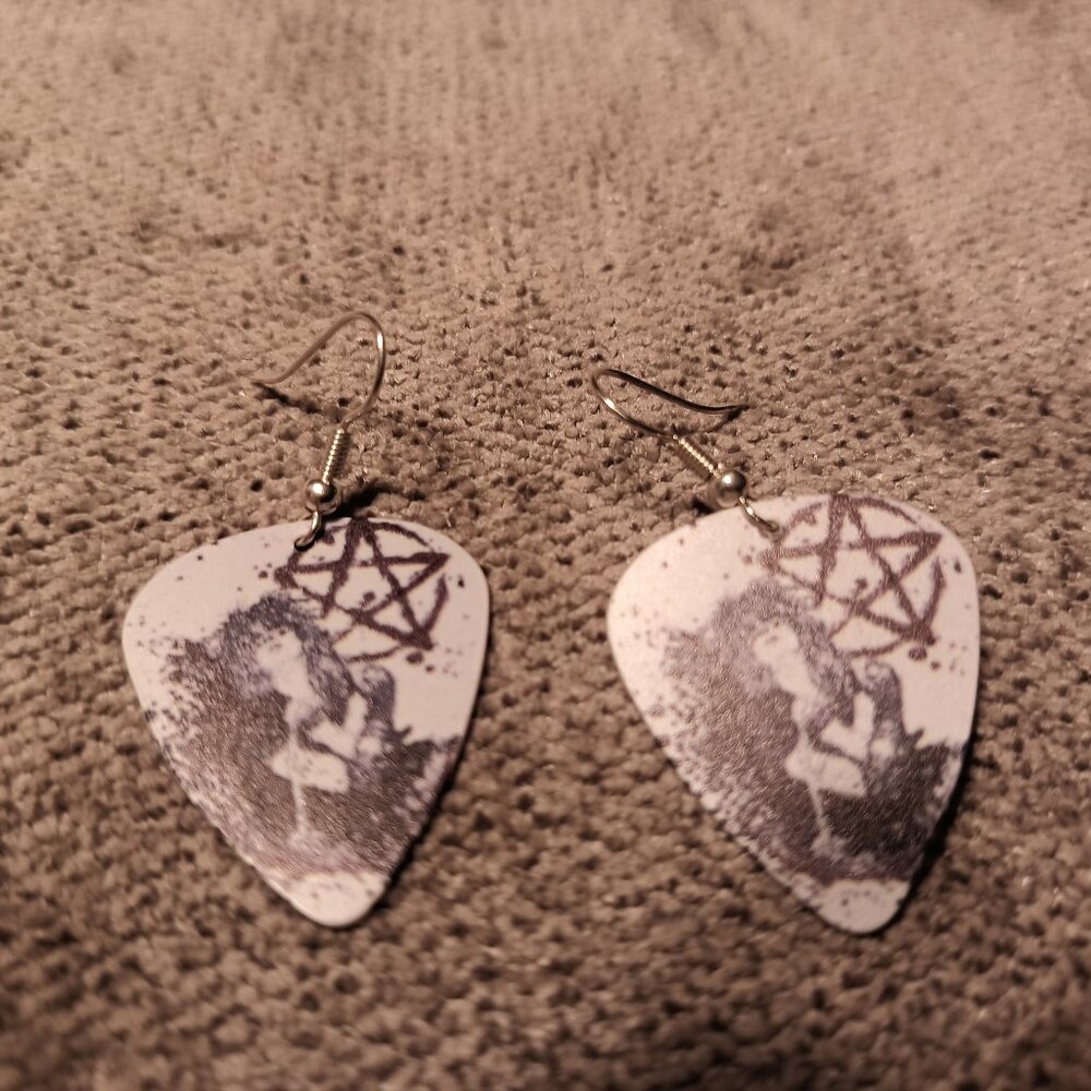 NIKKI SIXX GUITAR PICK EARRINGS / NECKLACE SET